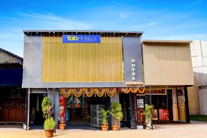 Exterior - Fabhotel Jk (Mumbai)