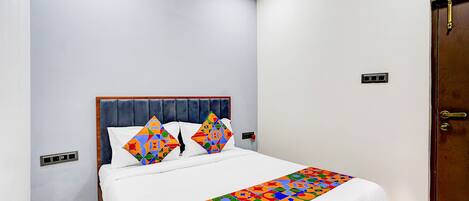 Egyptian cotton sheets, premium bedding, in-room safe, free WiFi