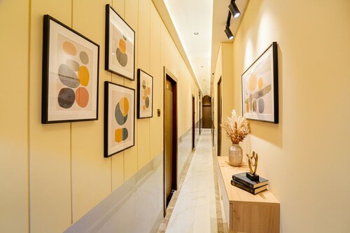 Fabhotel Jk