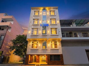 Exterior - Fabhotel Dnu Palace (Varanasi)