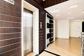 Elevator - Fabhotel Park Street Inn (Ranchi)