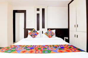 Egyptian cotton sheets, premium bedding, in-room safe, free WiFi