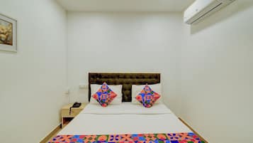 Egyptian cotton sheets, premium bedding, in-room safe, free WiFi