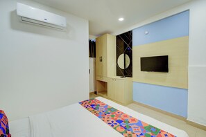 Egyptian cotton sheets, premium bedding, in-room safe, free WiFi - Fabhotel Wild Wings Gachibowli (Hyderabad)