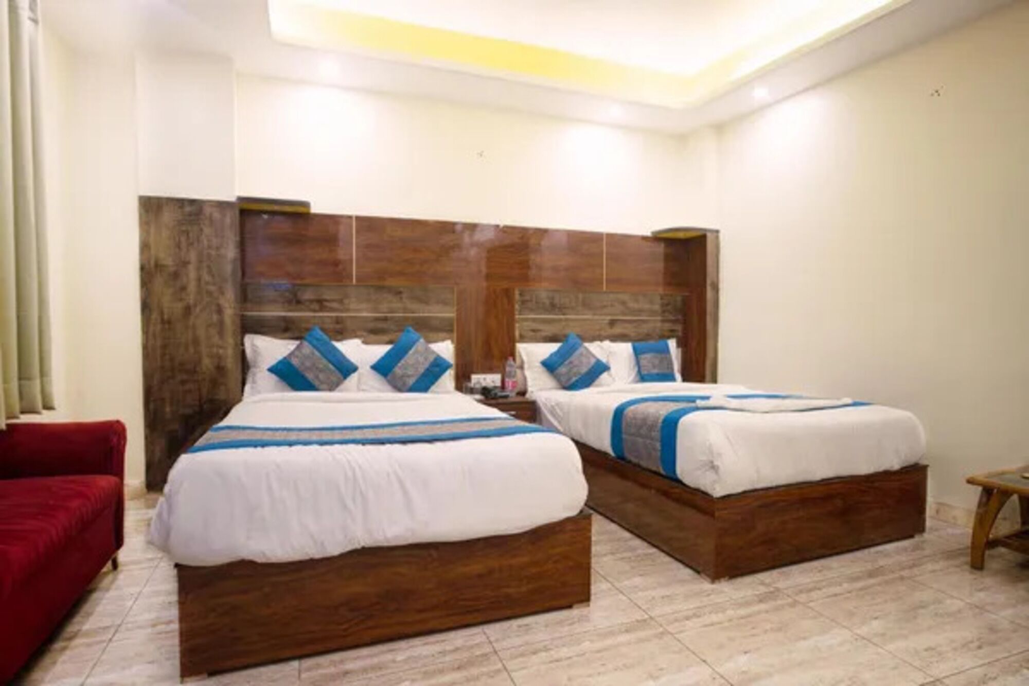 Egyptian cotton sheets, premium bedding, in-room safe, free WiFi