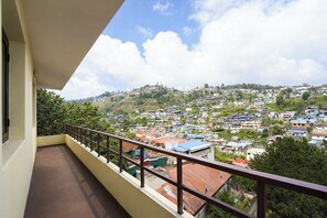 Balcony - Via Yellow Mist Home Stay (Kodaikanal)