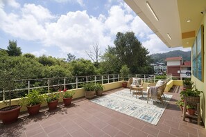 Terrace/patio - Via Yellow Mist Home Stay (Kodaikanal)