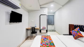 Egyptian cotton sheets, premium bedding, in-room safe, free WiFi