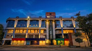 Front of property - Fabhotel Anjani (Ahmedabad)