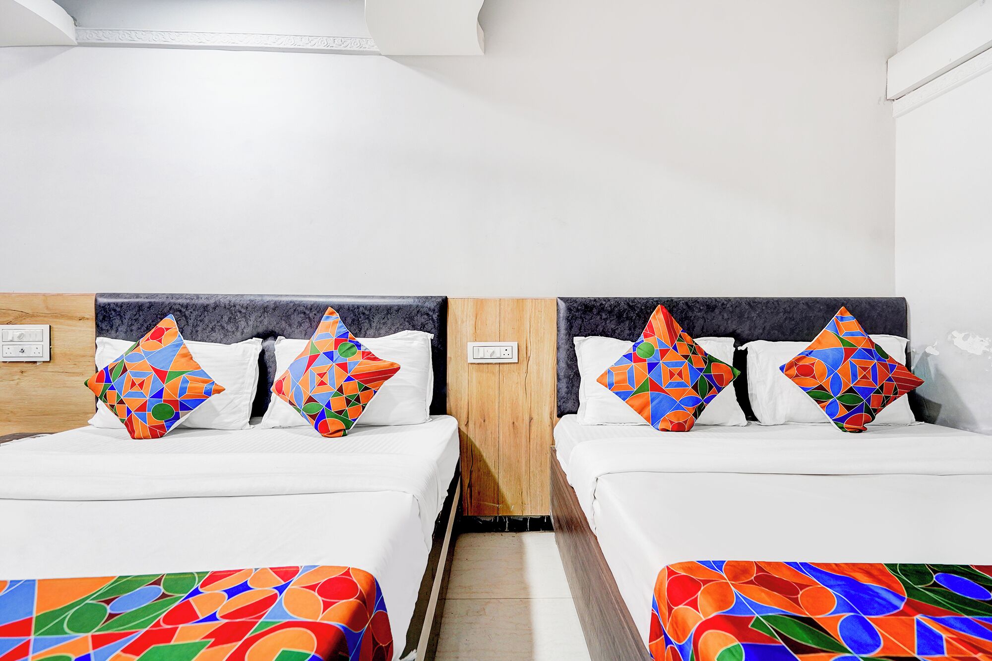 Egyptian cotton sheets, premium bedding, in-room safe, free WiFi