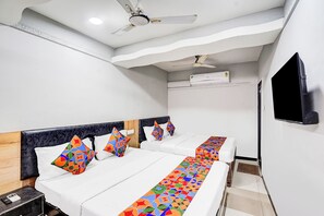 Egyptian cotton sheets, premium bedding, in-room safe, free WiFi - Fabhotel Anjani (Ahmedabad)