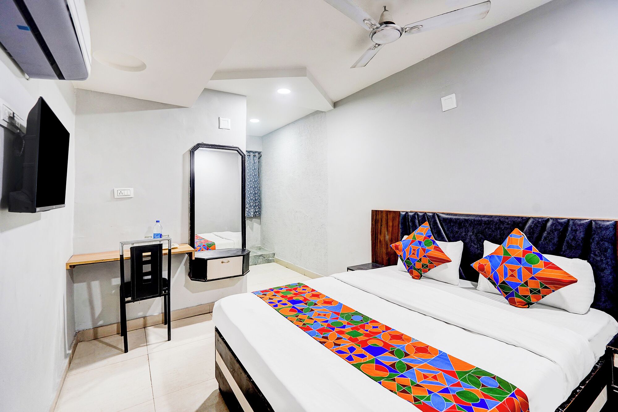 デラックス ルーム | エジプト綿のシーツ、高級寝具、セーフティボックス (室内)、WiFi (無料)