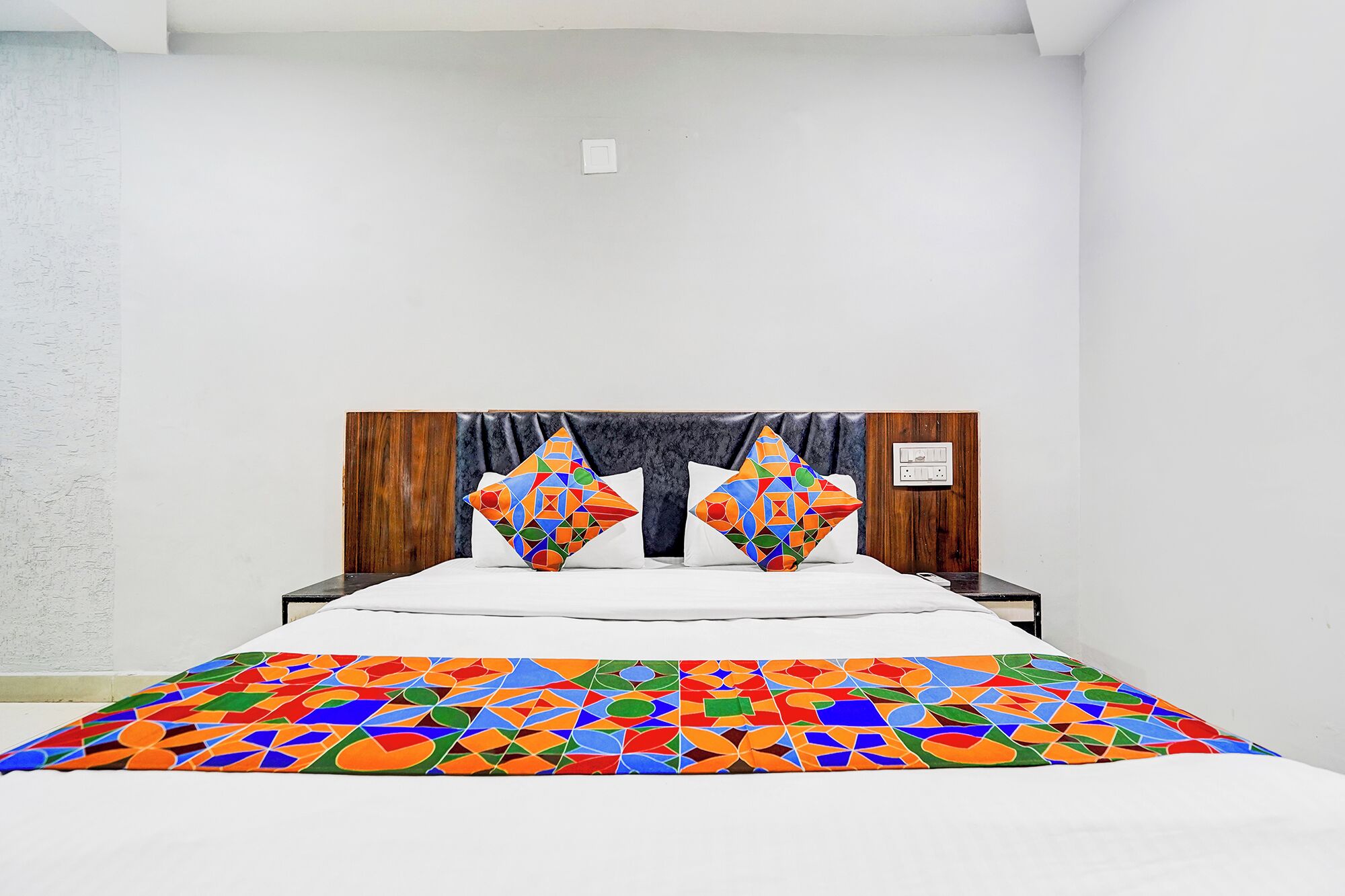 Egyptian cotton sheets, premium bedding, in-room safe, free WiFi