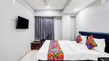 Egyptian cotton sheets, premium bedding, in-room safe, free WiFi