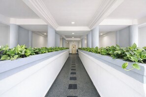 Lobby - Fabhotel Rest Inn (Pune)