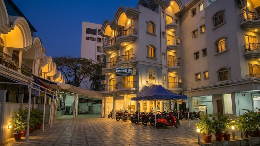 Fabhotel Rest Inn