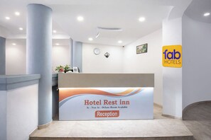 Reception - Fabhotel Rest Inn (Pune)