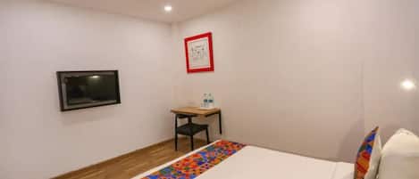 Egyptian cotton sheets, premium bedding, in-room safe, free WiFi