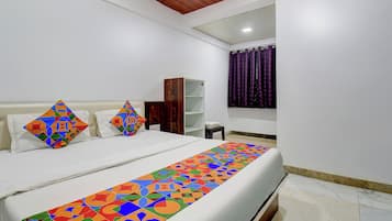 Egyptian cotton sheets, premium bedding, in-room safe, free WiFi