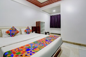 Egyptian cotton sheets, premium bedding, in-room safe, free WiFi - Fabhotel Aachal Executive (Pune)