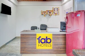 Reception - Fabhotel Aachal Executive (Pune)
