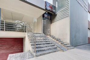 Property entrance - Fabhotel Paradise Palace (Ghaziabad)