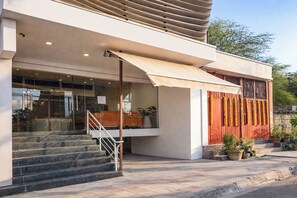 مدخل المنشأة