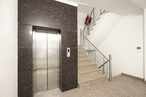 Lobby - Fabhotel Sweet Inn (New Delhi)