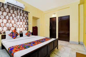 Egyptian cotton sheets, premium bedding, in-room safe, free WiFi - Fabhotel Florence Palace (Kolkata)