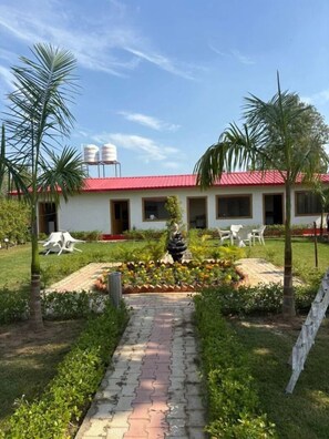Exterior - Fabhotel Wild Hibiscus Resort (Ramnagar)
