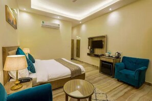 Lakens van Egyptisch katoen, luxe beddengoed, een kluis op de kamer