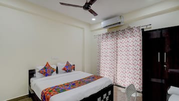 Egyptian cotton sheets, premium bedding, in-room safe, free WiFi