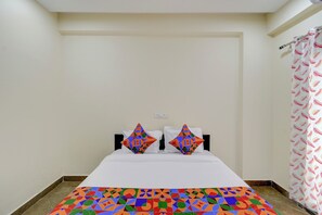 Egyptian cotton sheets, premium bedding, in-room safe, free WiFi - Fabhotel Heaven 75 (Hyderabad)