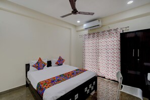 Deluxe Room | Egyptian cotton sheets, premium bedding, in-room safe, free WiFi - Fabhotel Heaven 75 (Hyderabad)