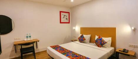 Deluxe Room | Egyptian cotton sheets, premium bedding, in-room safe, free WiFi
