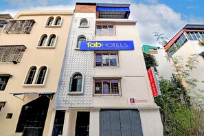 Exterior - Fabhotel Rajdanga Retreat (Kolkata)