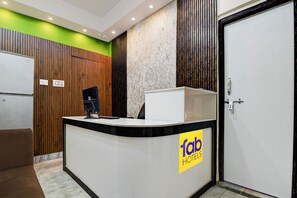 Reception - Fabhotel Rajdanga Retreat (Kolkata)