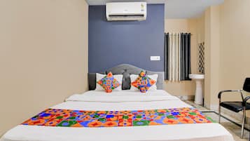 Egyptian cotton sheets, premium bedding, in-room safe, free WiFi