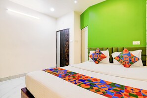 Egyptian cotton sheets, premium bedding, in-room safe, free WiFi