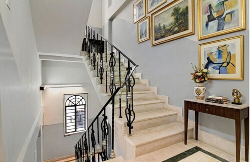 Via Rajdanga Retreat