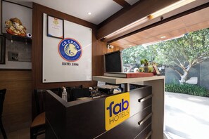 Reception - Fabhotel Great Residency I (New Delhi)