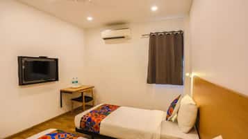 Egyptian cotton sheets, premium bedding, in-room safe, free WiFi