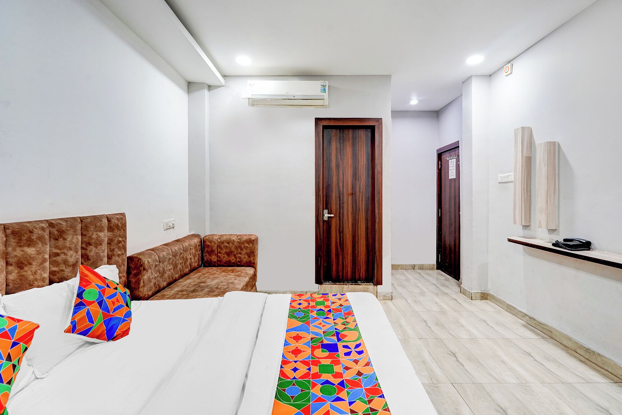 Lakens van Egyptisch katoen, luxe beddengoed, een kluis op de kamer