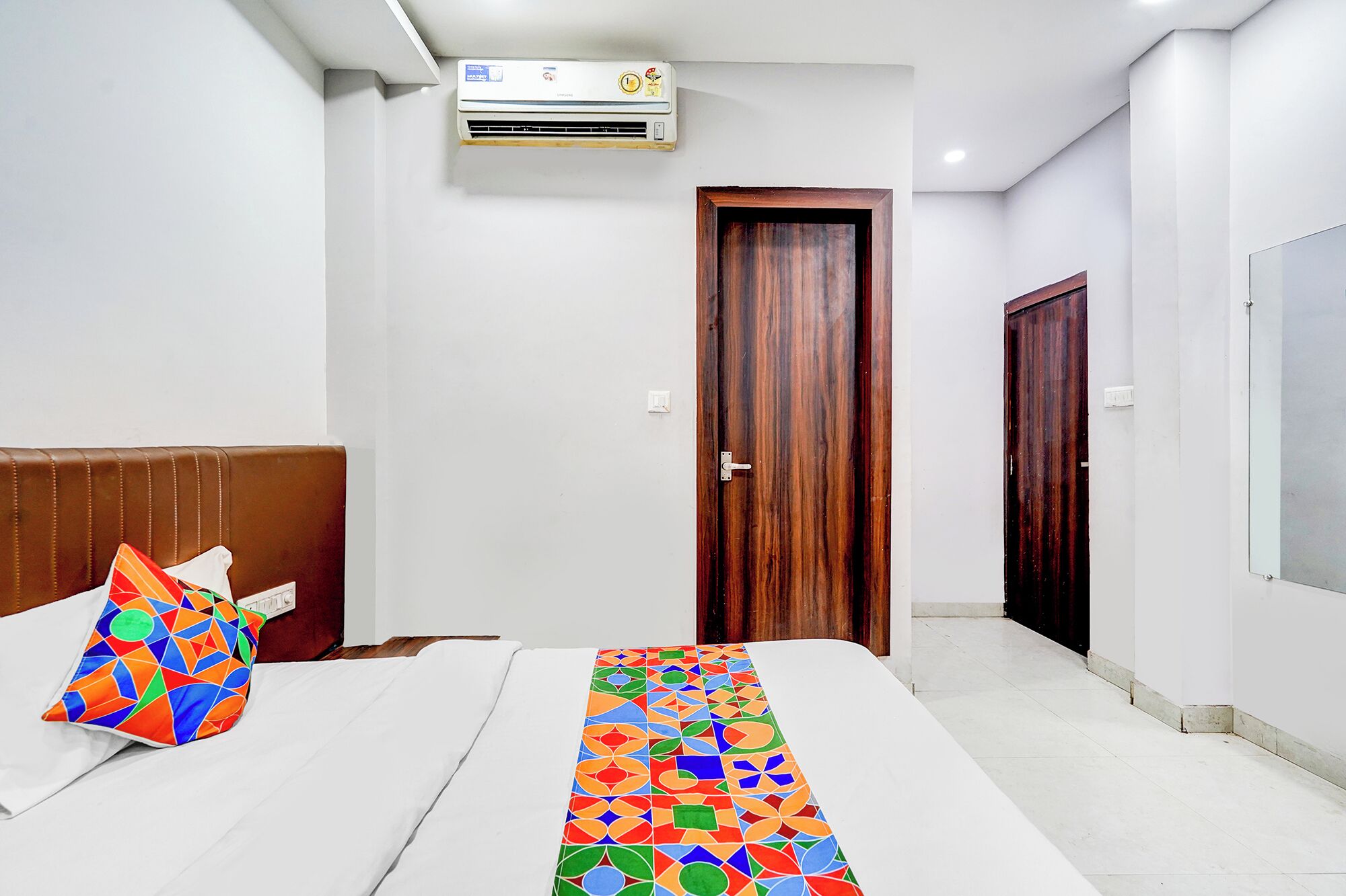 Egyptian cotton sheets, premium bedding, in-room safe, free WiFi