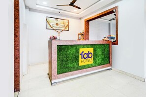 Reception - Fabhotel P2 And Resort (Bhopal)