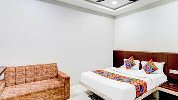 Egyptian cotton sheets, premium bedding, in-room safe, free WiFi