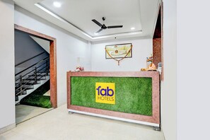 Reception - Fabhotel P2 And Resort (Bhopal)