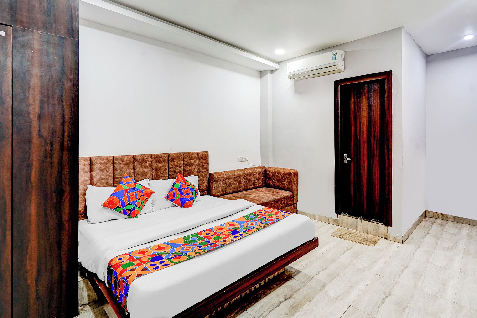 Sengetøy i egyptisk bomull, sengetøy av topp kvalitet og safe på rommet