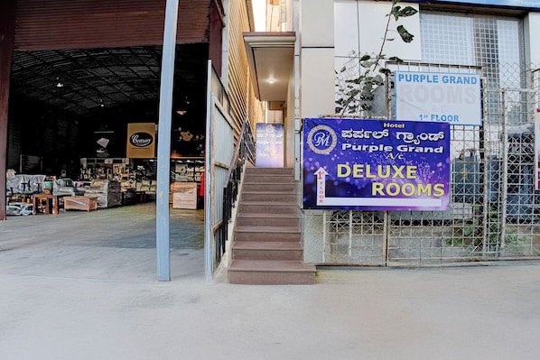 Front of property - Fabhotel Purple Grand (Bangalore)