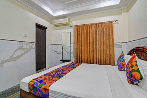 Deluxe Room | Egyptian cotton sheets, premium bedding, in-room safe, free WiFi - Fabhotel Step Inn I (Bhubaneshwar)